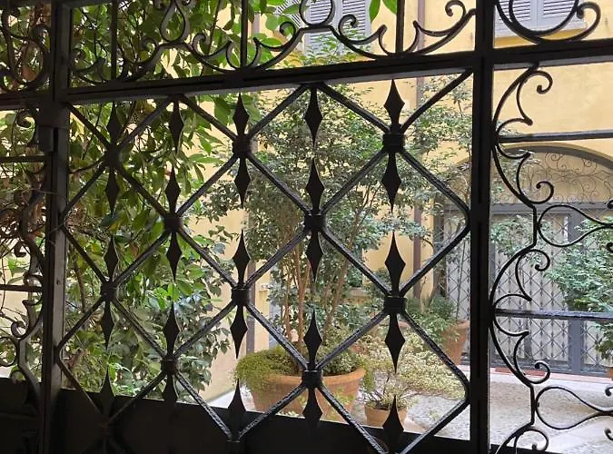 Finestra Sul Centro Storico * ريجّو إيميليا